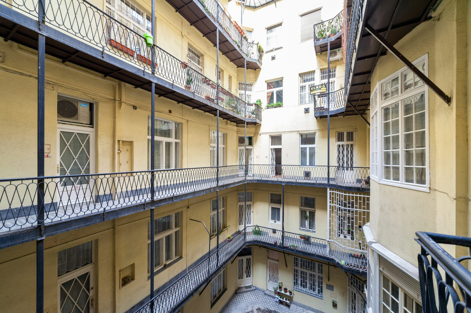 Tatra 4 Studios Budapest Eksteriør billede